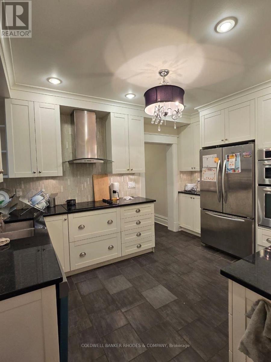 596 Queen Elizabeth Drive, Ottawa, Ontario  K1S 3N5 - Photo 7 - X12568384