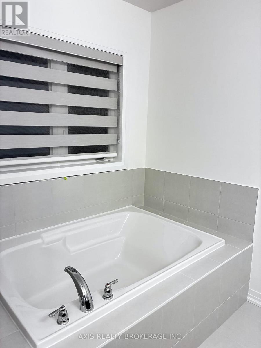 19 Cresthaven Heights, Thorold, Ontario  L2V 0N9 - Photo 18 - X12534990