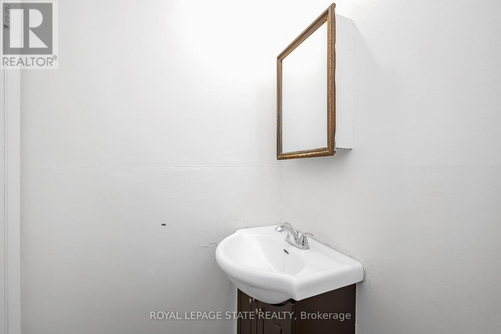 124 - 100 Quigley Road, Hamilton, Ontario  L8K 6J1 - Photo 12 - X12490062