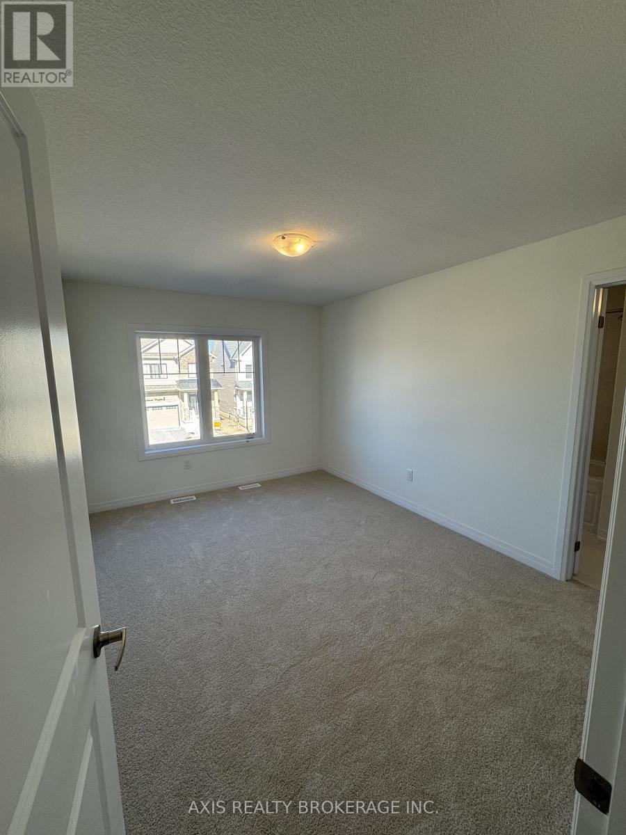 19 Cresthaven Heights, Thorold, Ontario  L2V 0N9 - Photo 10 - X12534990