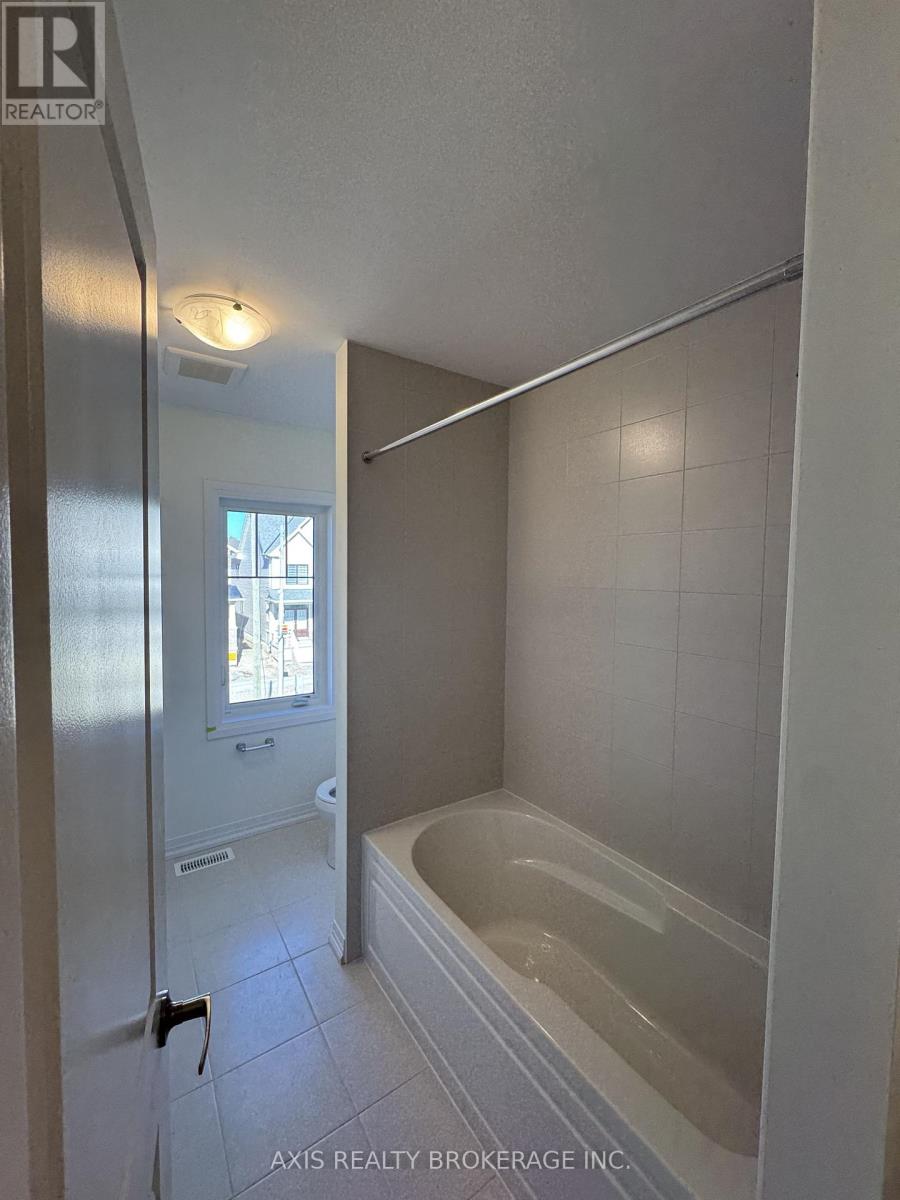 19 Cresthaven Heights, Thorold, Ontario  L2V 0N9 - Photo 8 - X12534990