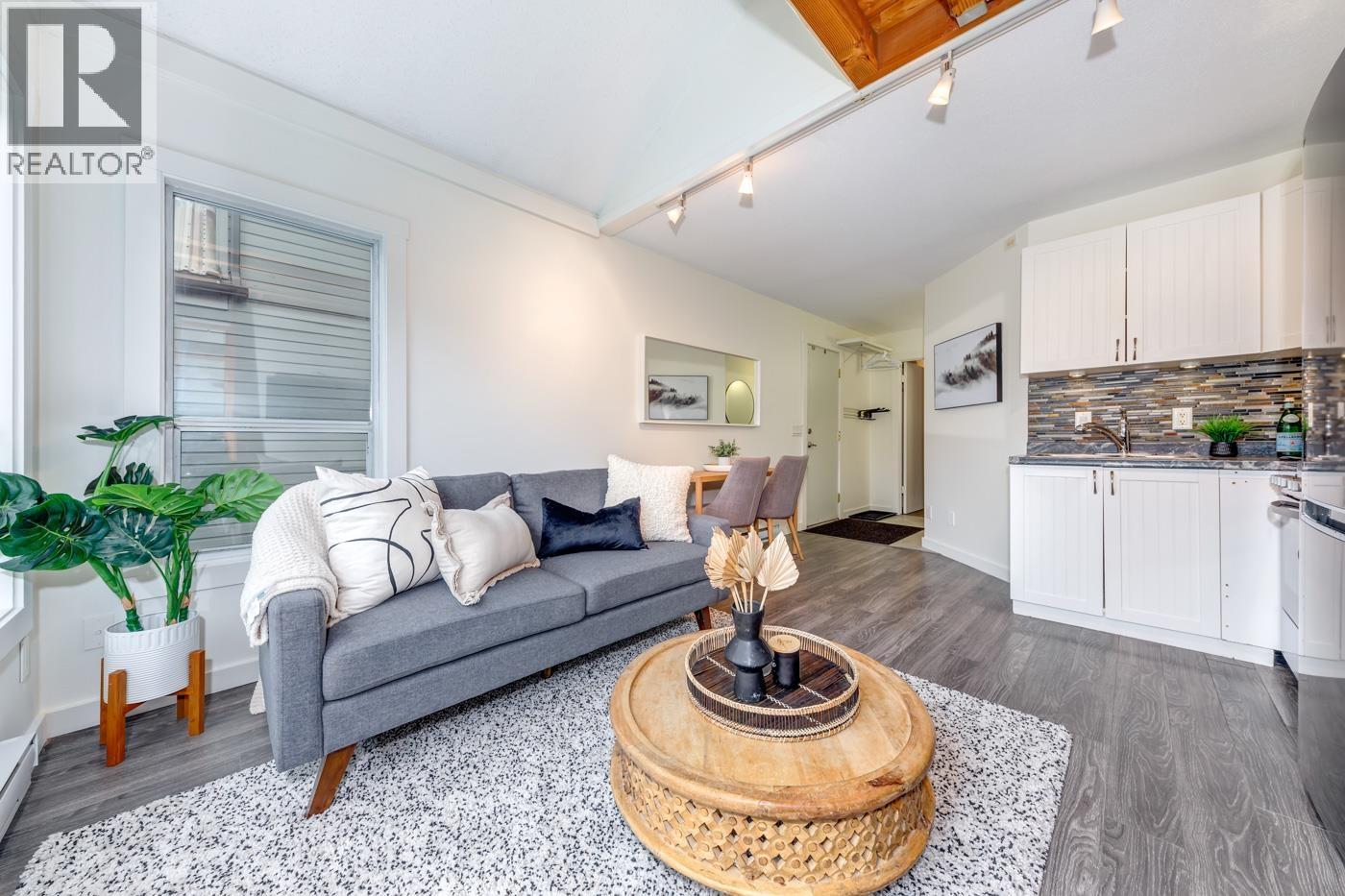 1 2158 SARAJEVO DRIVE, Whistler, British Columbia