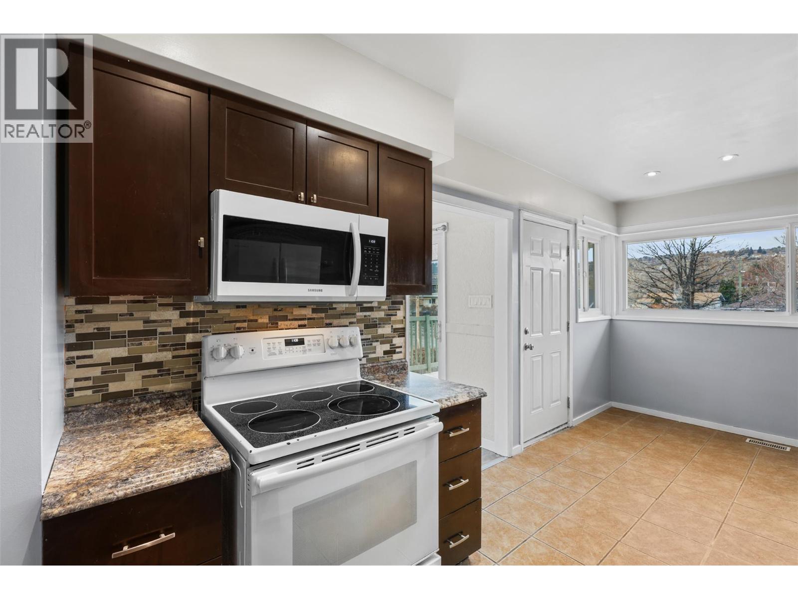 260 Fairview Avenue, Kamloops, British Columbia  V2B 1E9 - Photo 8 - 10369840