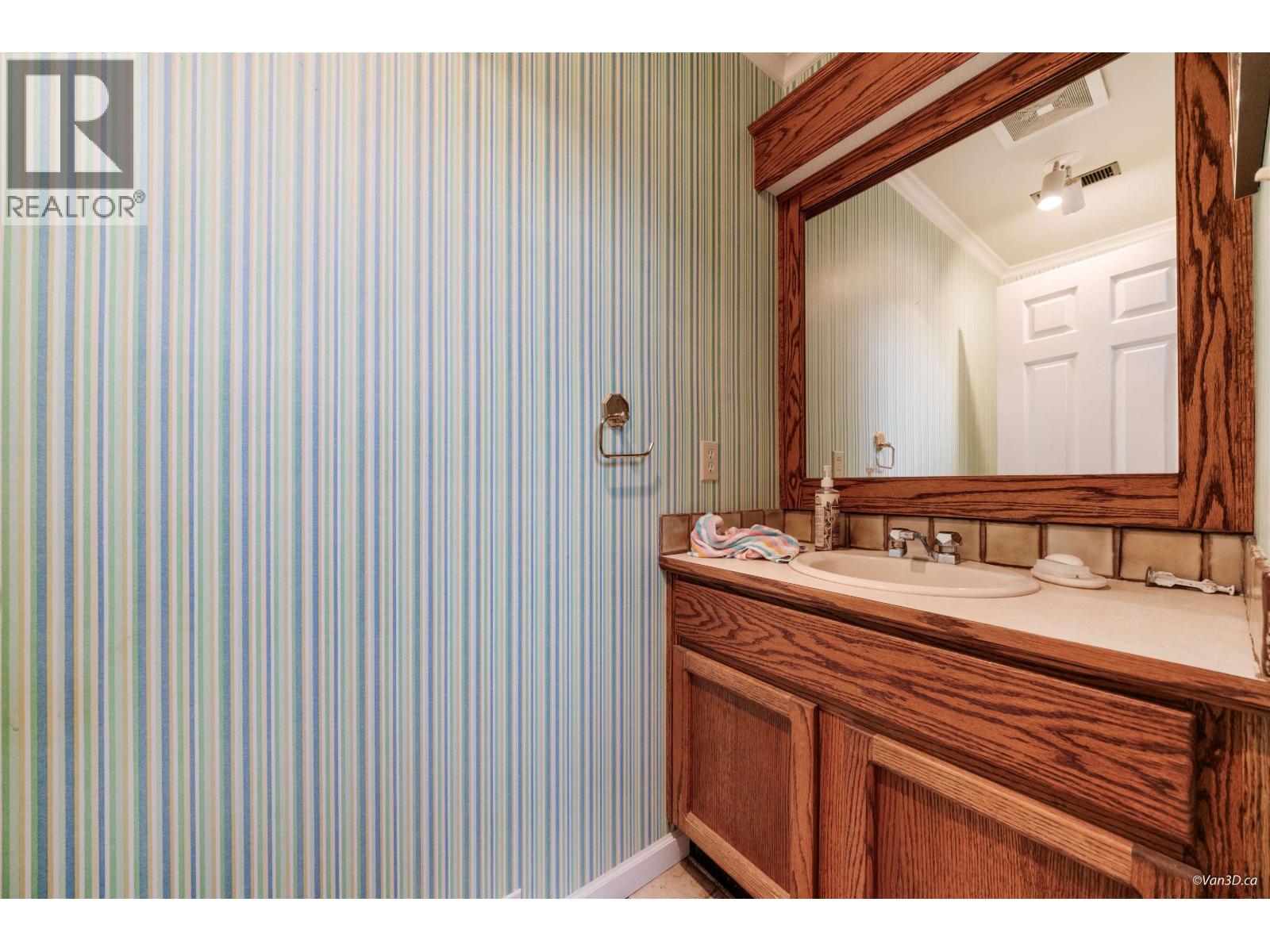 1226 Seymour Boulevard, North Vancouver, British Columbia  V7J 2J8 - Photo 31 - R3068728