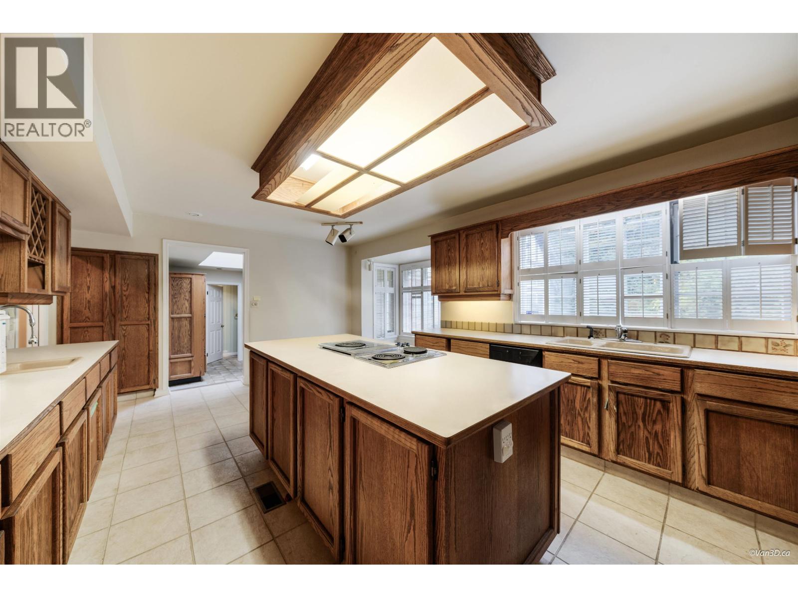 1226 Seymour Boulevard, North Vancouver, British Columbia  V7J 2J8 - Photo 8 - R3068728