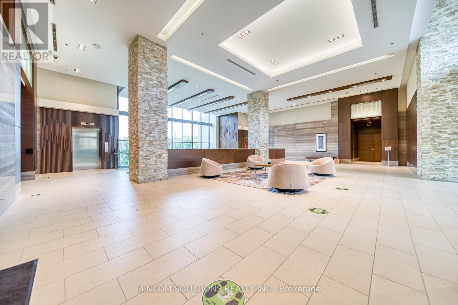 110 - 35 Brian Peck Crescent, Toronto, Ontario  M4G 0A5 - Photo 5 - C12428018