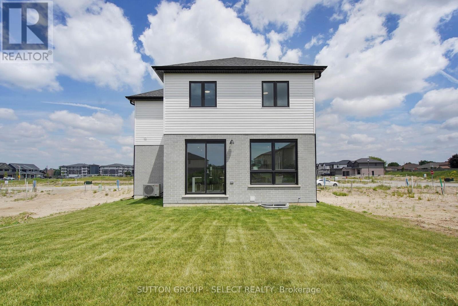 42 Lucas Road E, St. Thomas, Ontario  N5R 0M1 - Photo 2 - X12567332