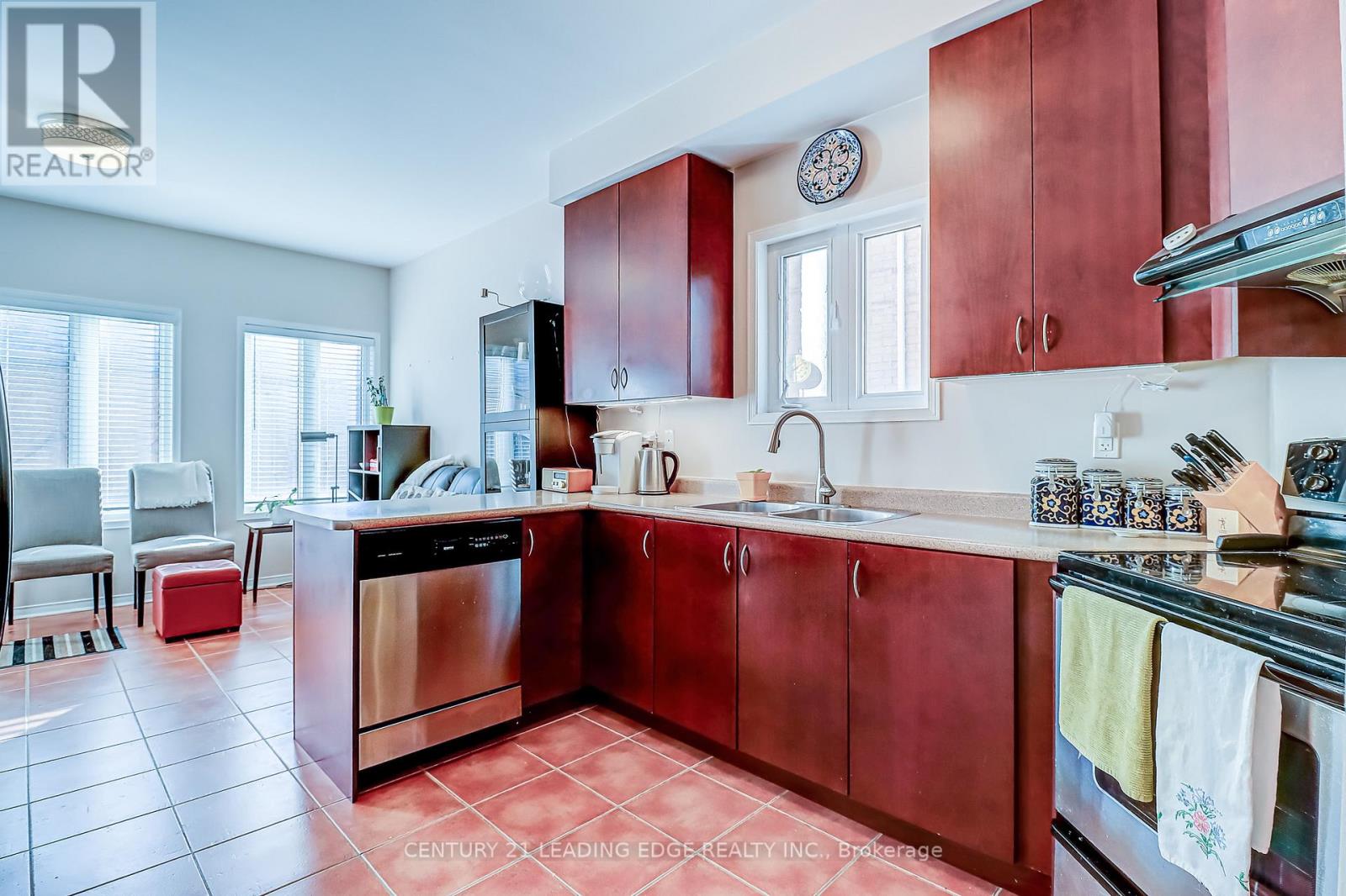 157 Stalmaster Road, Markham, Ontario  L6E 0A1 - Photo 11 - N12568386