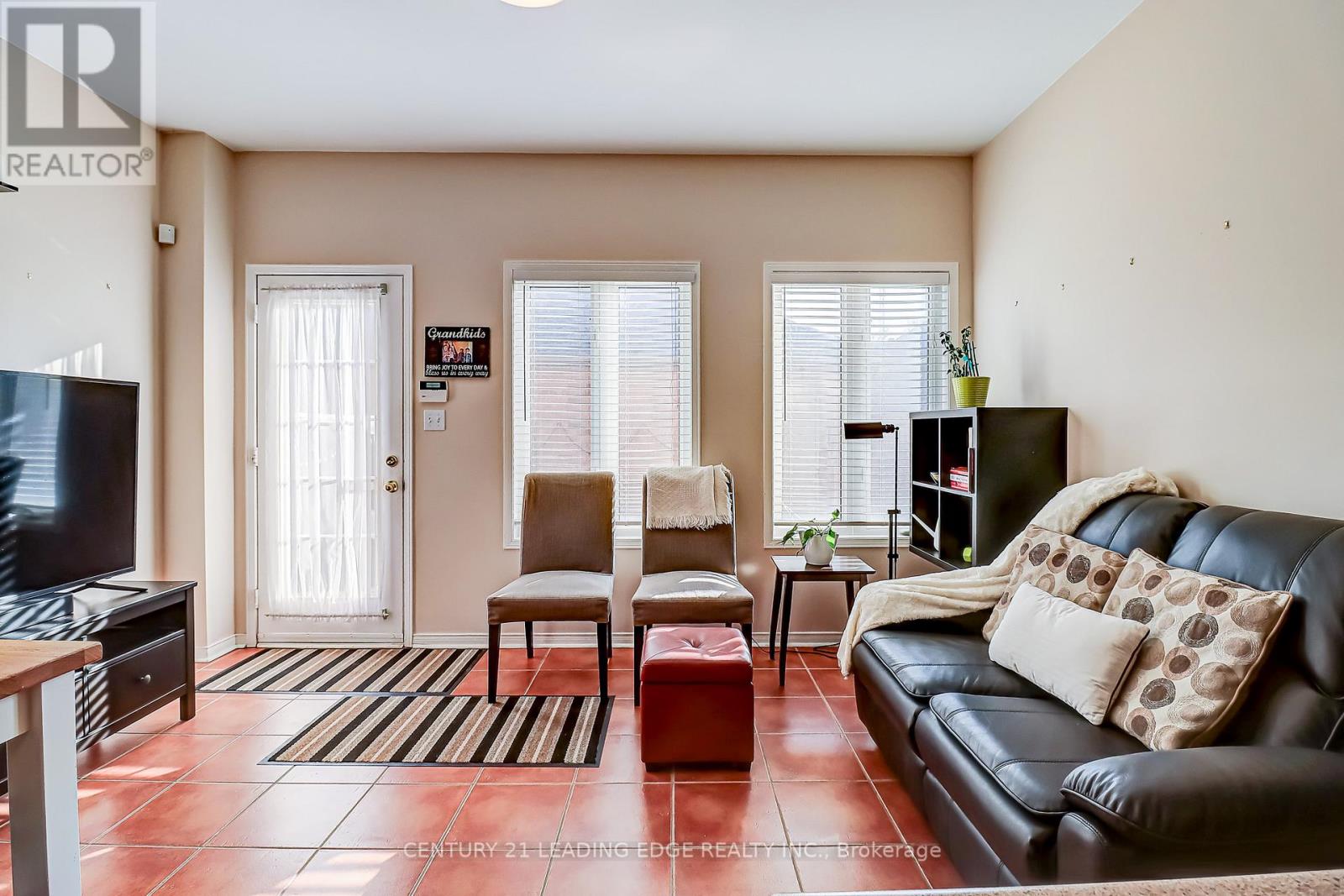 157 Stalmaster Road, Markham, Ontario  L6E 0A1 - Photo 13 - N12568386