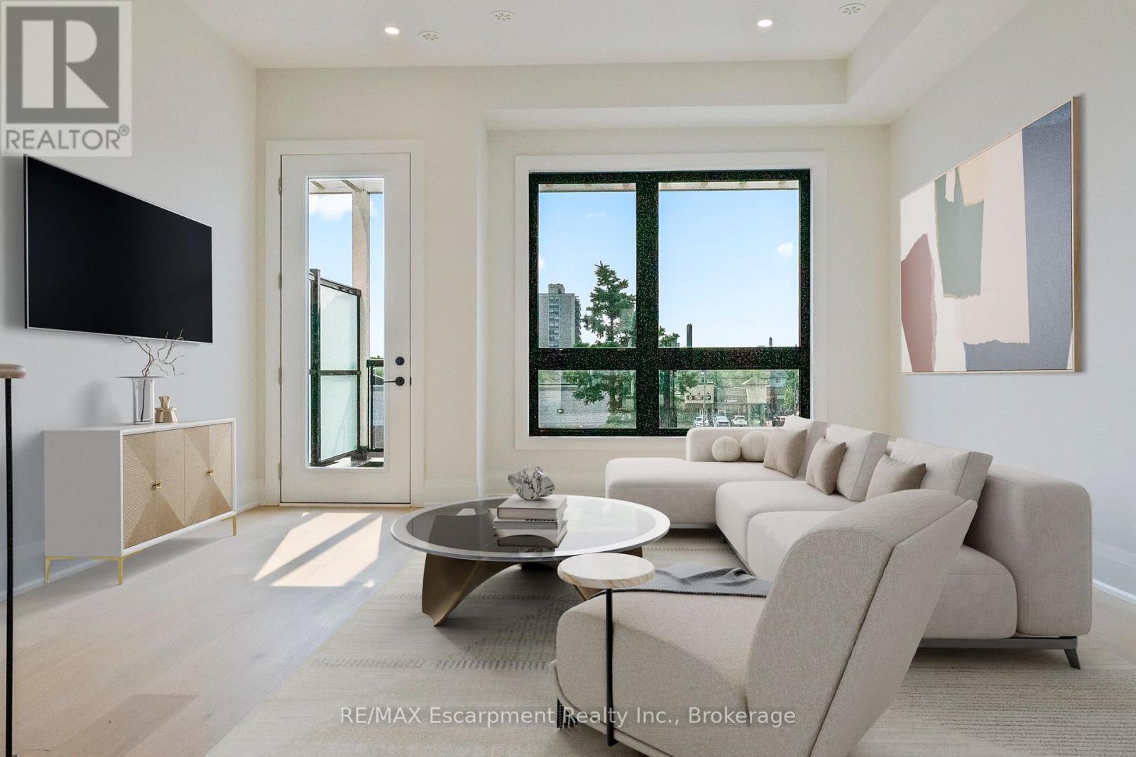 4 - 138 East Street, Oakville, Ontario  L6L 0H9 - Photo 5 - W12568458