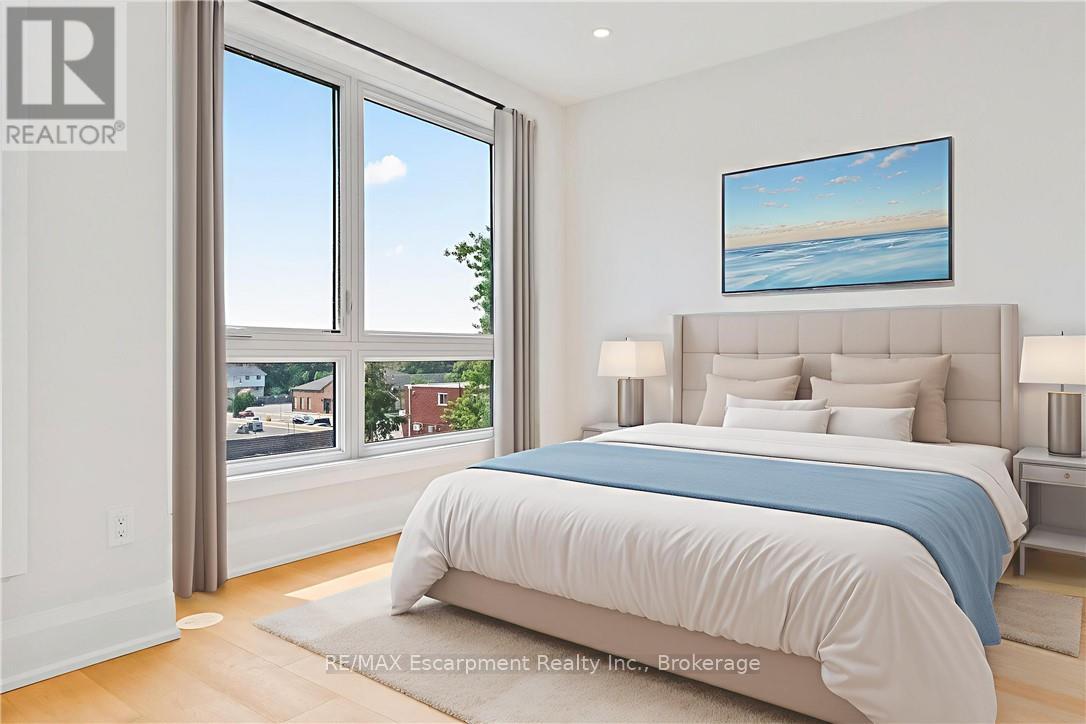 4 - 138 East Street, Oakville, Ontario  L6L 0H9 - Photo 8 - W12568458