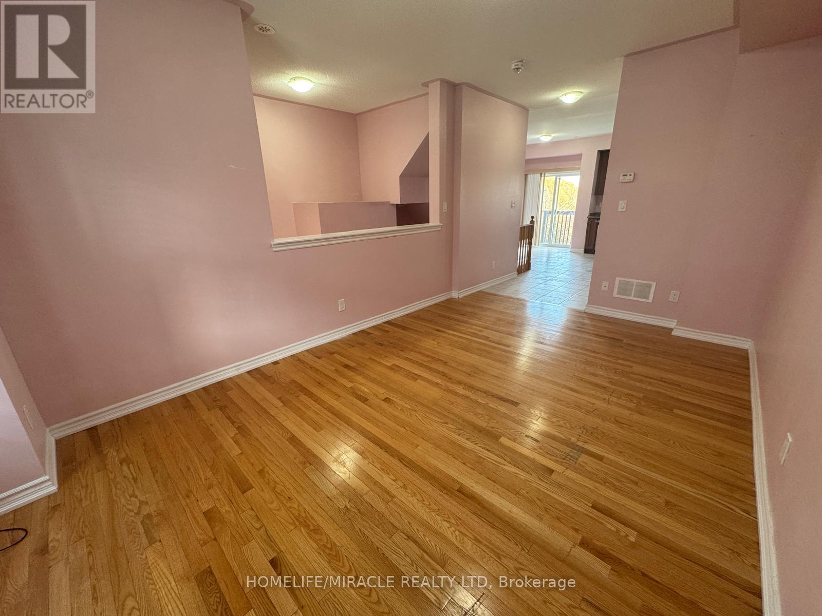 88 - 88 Aspen Hills Road, Brampton, Ontario  L6Y 6E4 - Photo 4 - W12568402