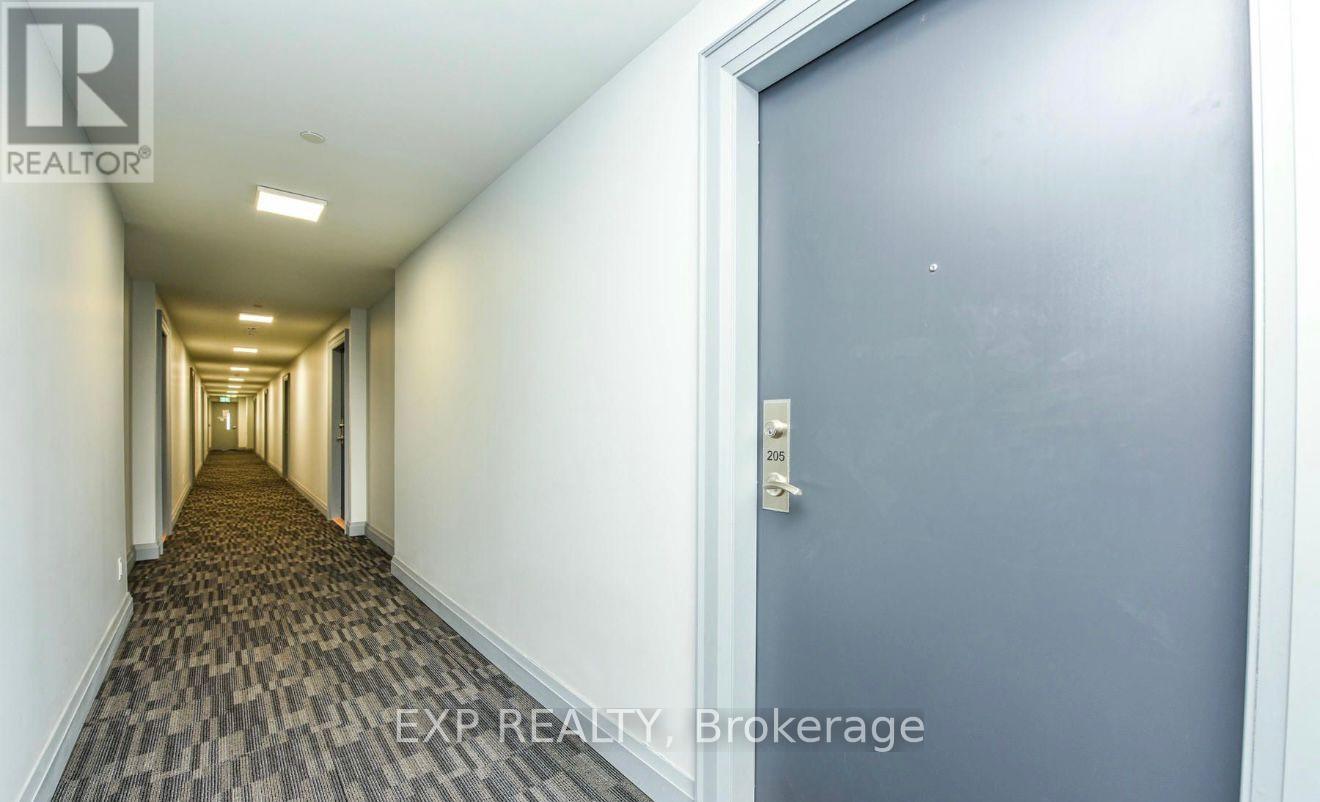 95 Attmar Drive, Brampton, Ontario  L6P 0Y6 - Photo 3 - W12568412