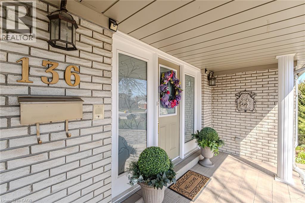 136 Country Club Drive, Hamilton, Ontario  L8K 5W2 - Photo 5 - 40714130