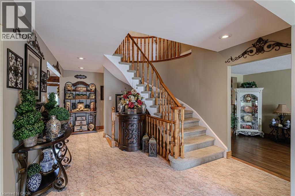 136 Country Club Drive, Hamilton, Ontario  L8K 5W2 - Photo 7 - 40714130