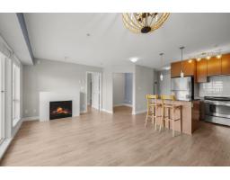 313 15745 Croydon Drive, Surrey, Ca