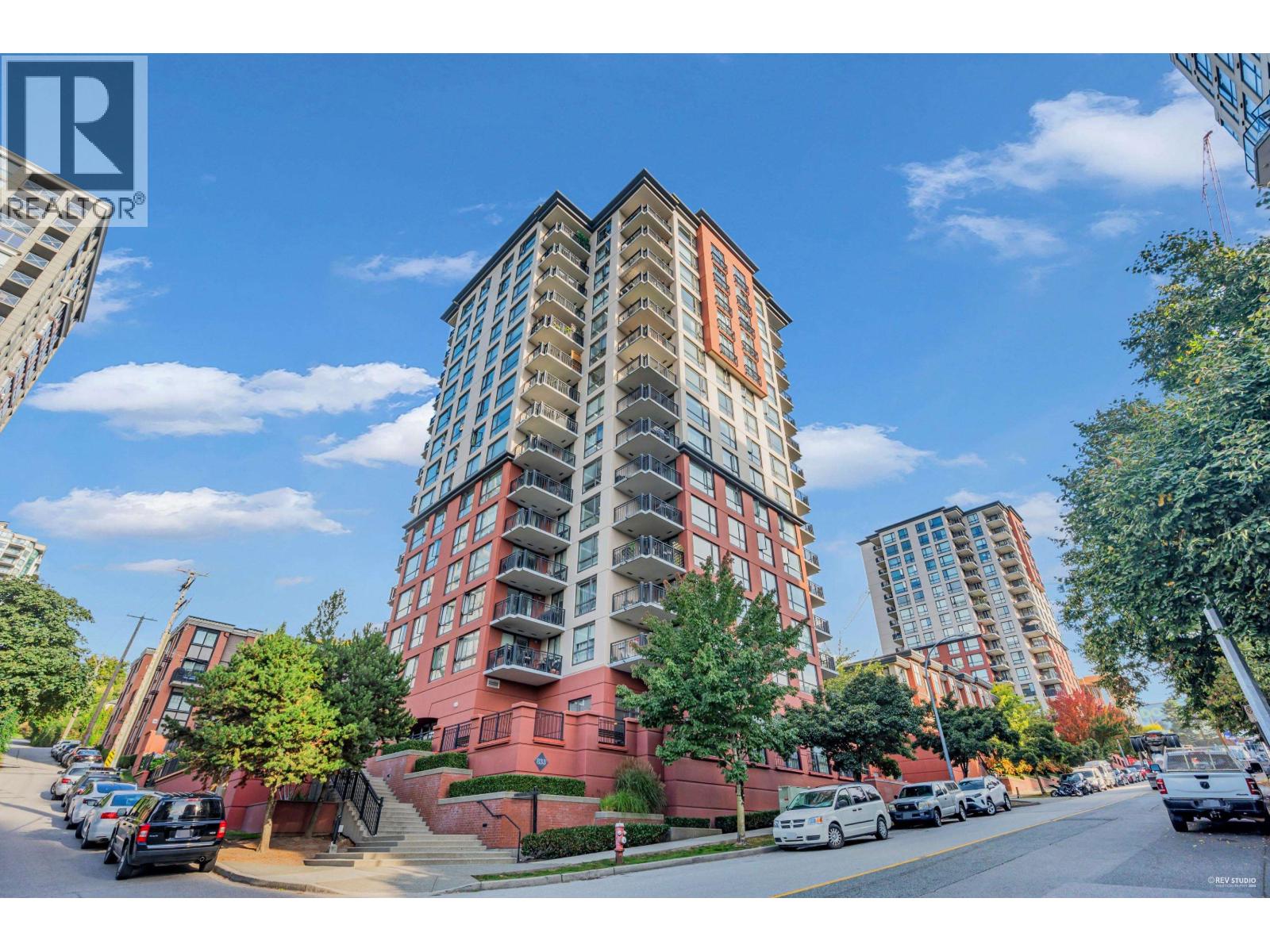 304 833 Agnes Street, New Westminster, British Columbia  V3M 0B1 - Photo 1 - R3069385