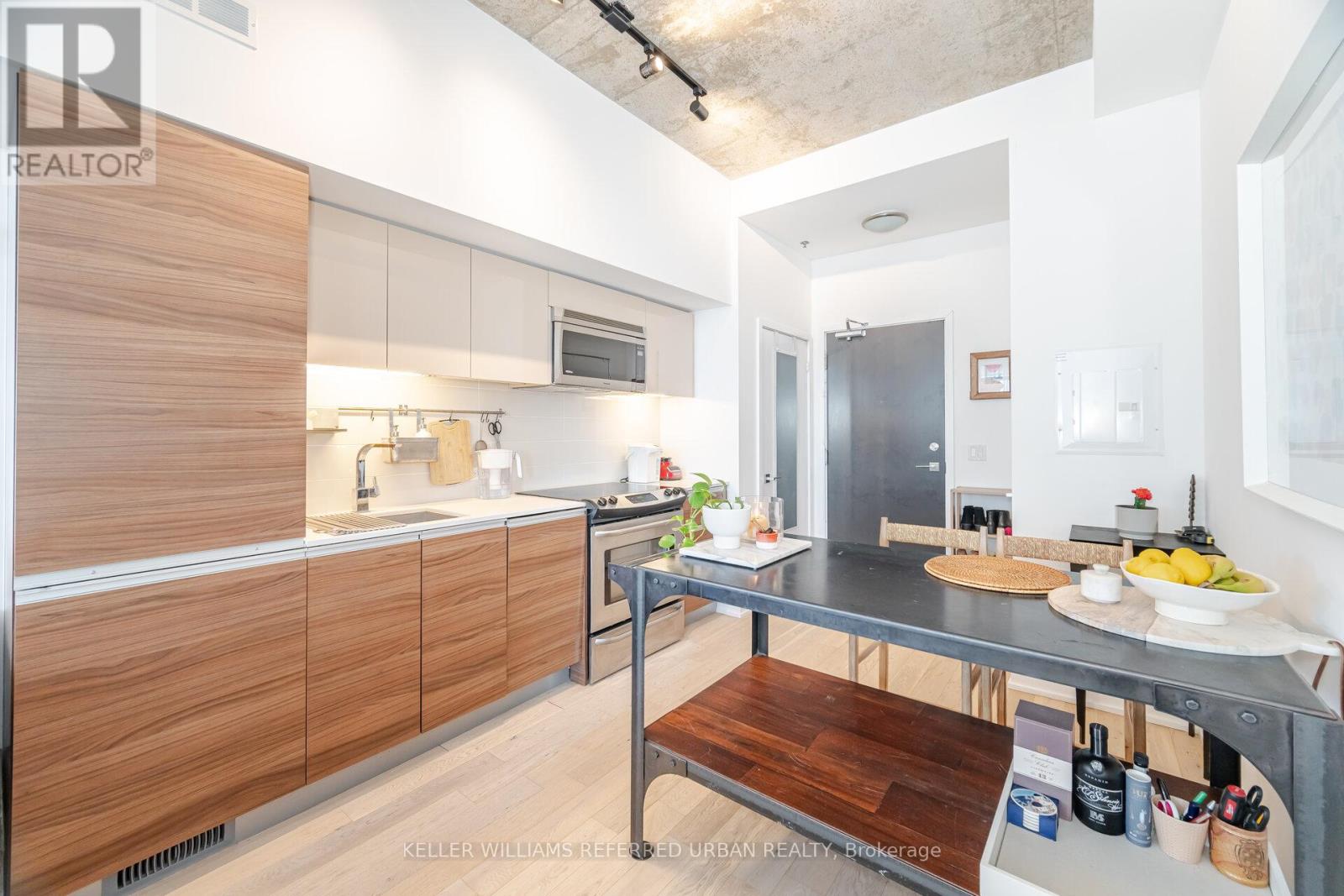 1108 - 20 Minowan Miikan Lane, Toronto, Ontario  M6J 0E5 - Photo 2 - C12567410