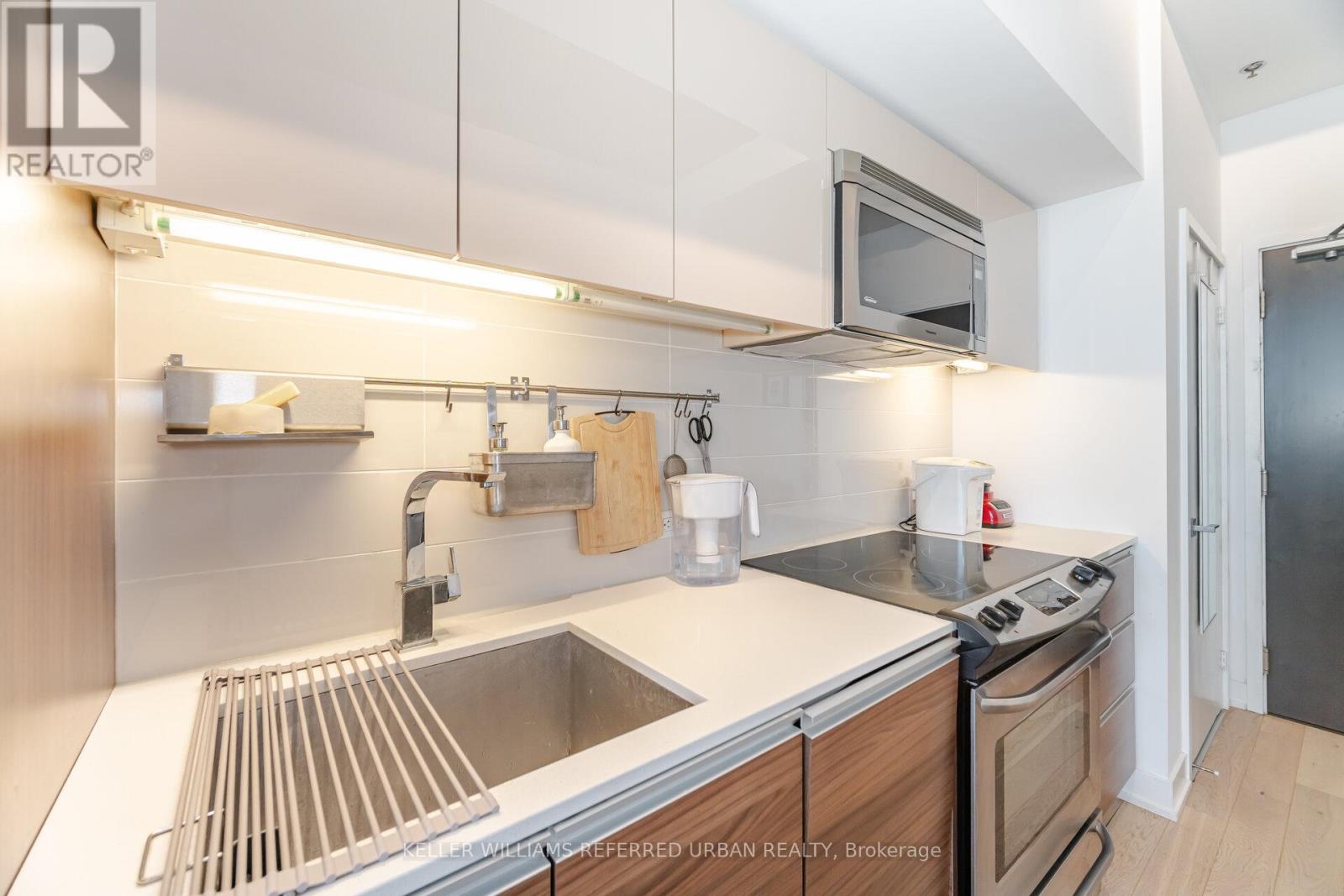 1108 - 20 Minowan Miikan Lane, Toronto, Ontario  M6J 0E5 - Photo 3 - C12567410