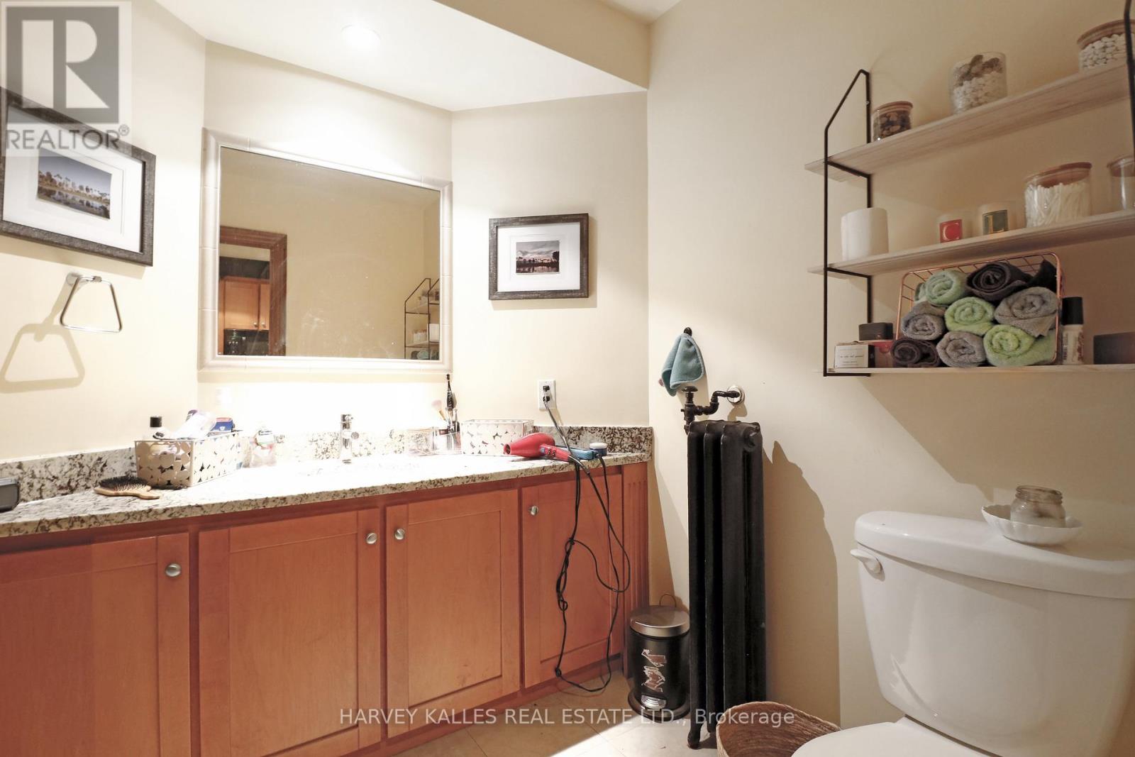 1 - 152 Hilton Avenue, Toronto, Ontario  M5R 3E9 - Photo 10 - C12568444