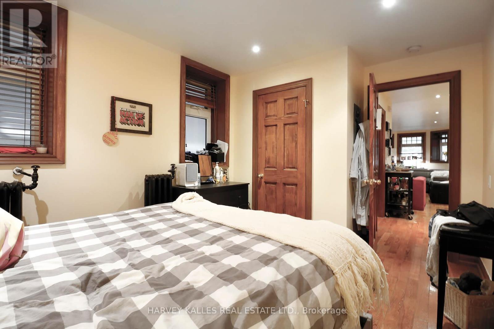 1 - 152 Hilton Avenue, Toronto, Ontario  M5R 3E9 - Photo 14 - C12568444