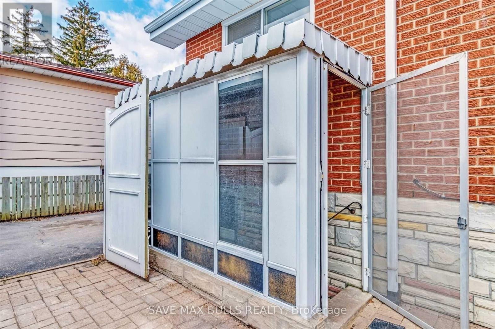 Basement - 745 Ascot Avenue, Oshawa, Ontario  L1G 1X3 - Photo 3 - E12568438