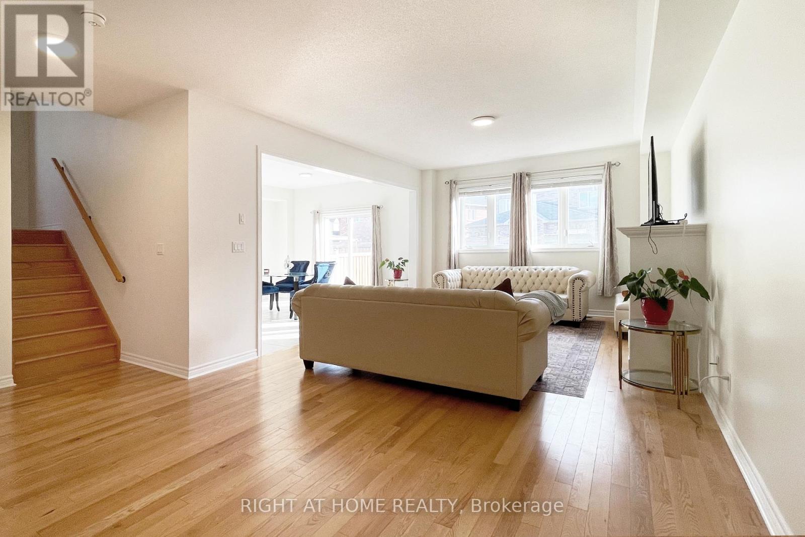 973 Black Cherry Drive, Oshawa, Ontario  L1K 0P2 - Photo 4 - E12568440