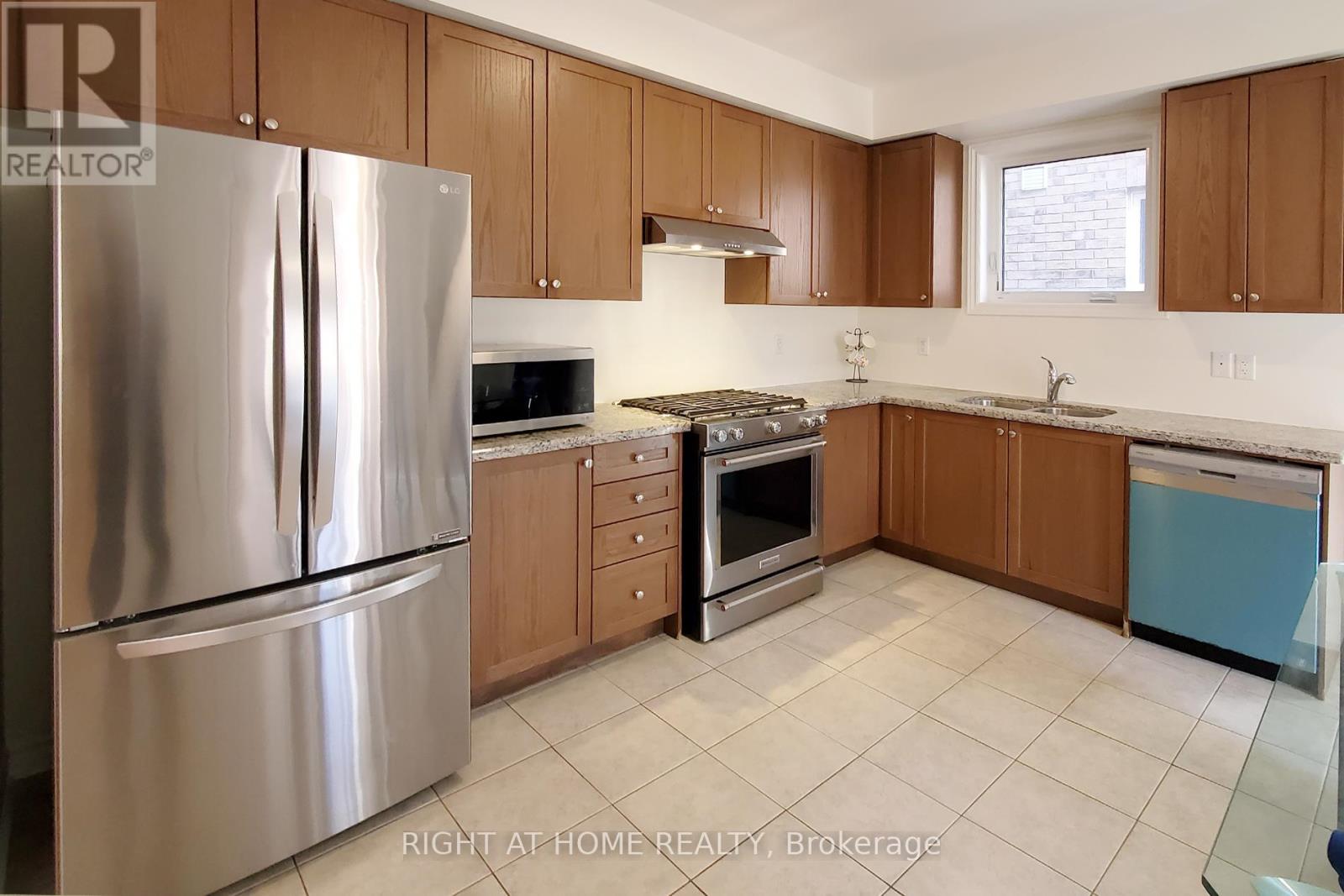 973 Black Cherry Drive, Oshawa, Ontario  L1K 0P2 - Photo 8 - E12568440