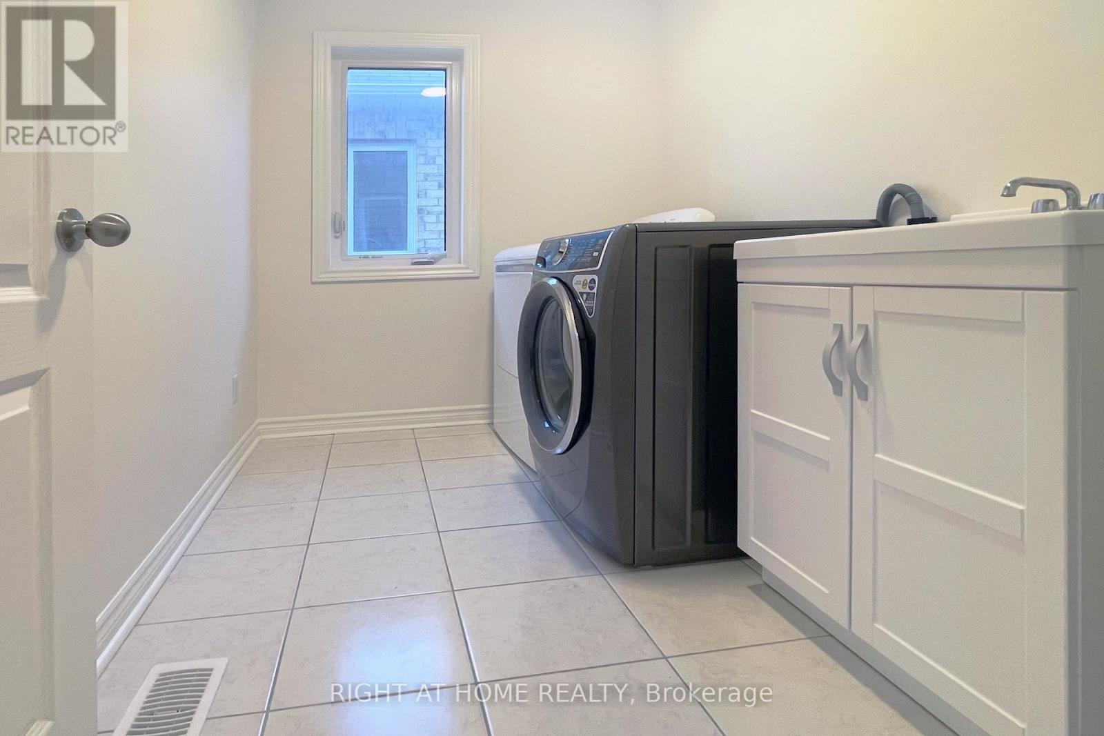 973 Black Cherry Drive, Oshawa, Ontario  L1K 0P2 - Photo 9 - E12568440