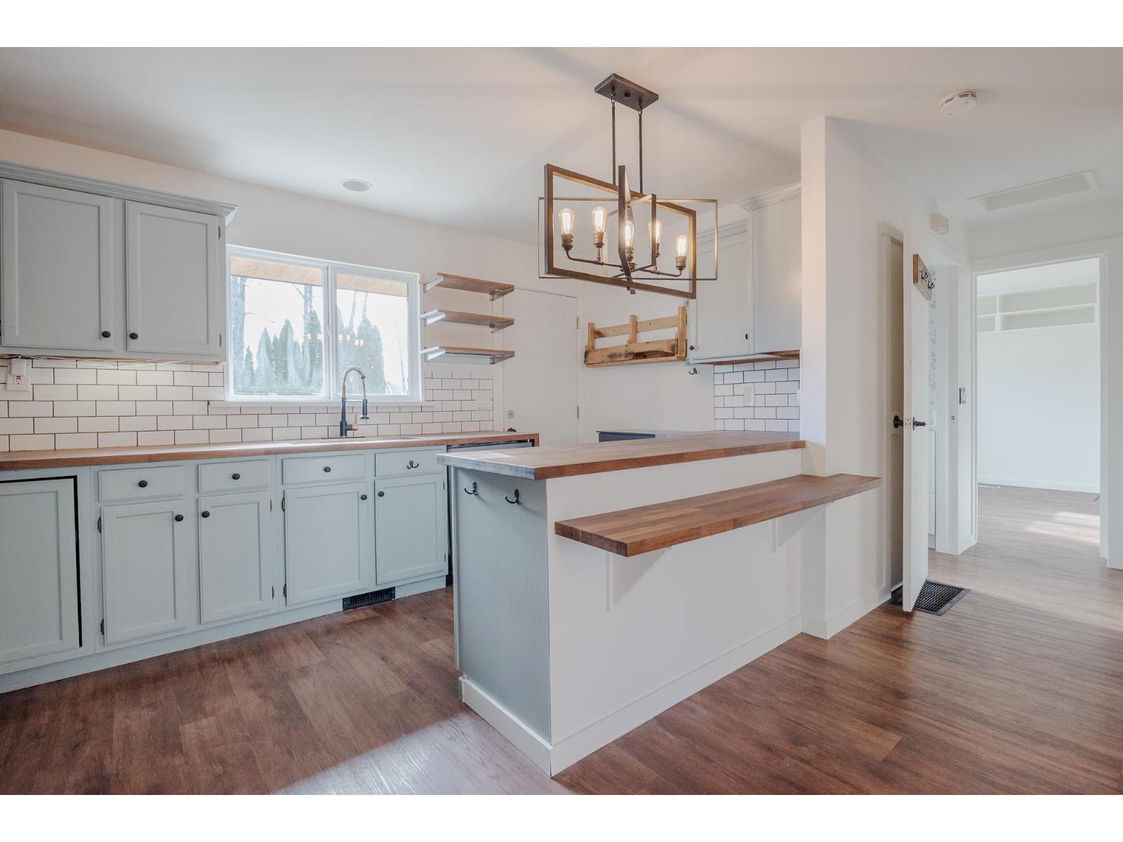 35666 Moore Avenue, Mission, British Columbia  V2V 7L6 - Photo 4 - R3069377