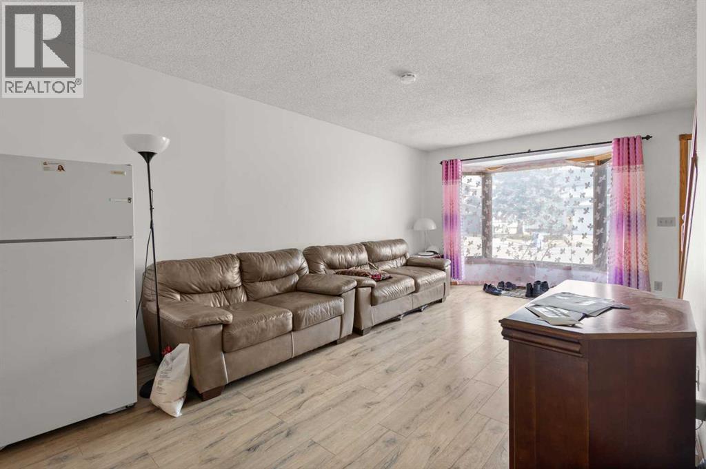 132 Scenic Cove Circle Nw, Calgary, Alberta  T3L 1M9 - Photo 7 - A2254055