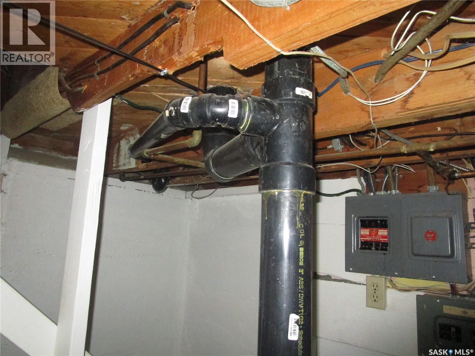 206 3rd Avenue E, Assiniboia, Saskatchewan  S0H 0B0 - Photo 9 - SK024494