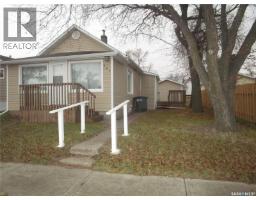 206 3rd Avenue E, Assiniboia, Ca
