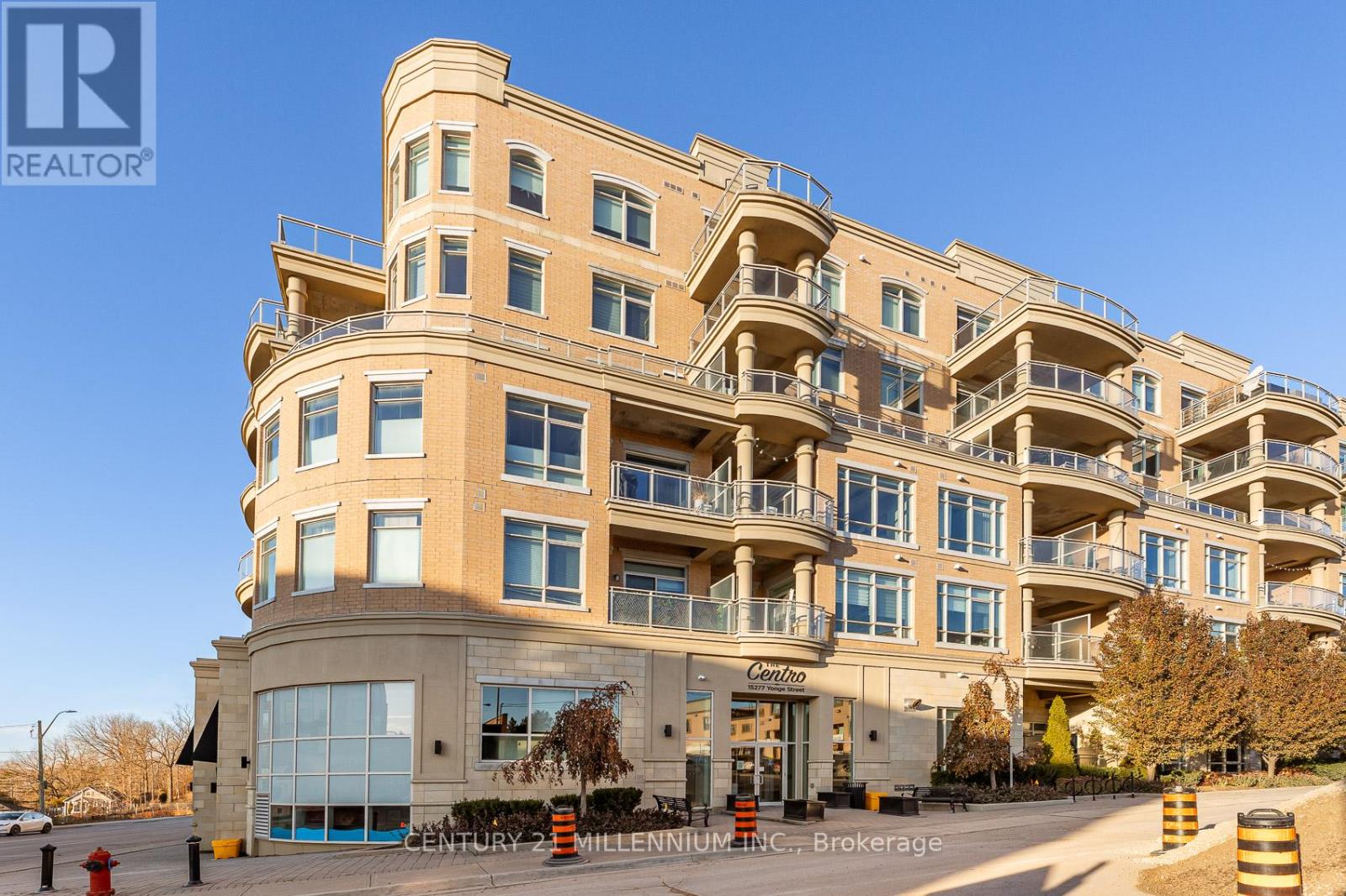 419 - 15277 Yonge Street, Aurora, Ontario  L4G 1Y3 - Photo 1 - N12568470