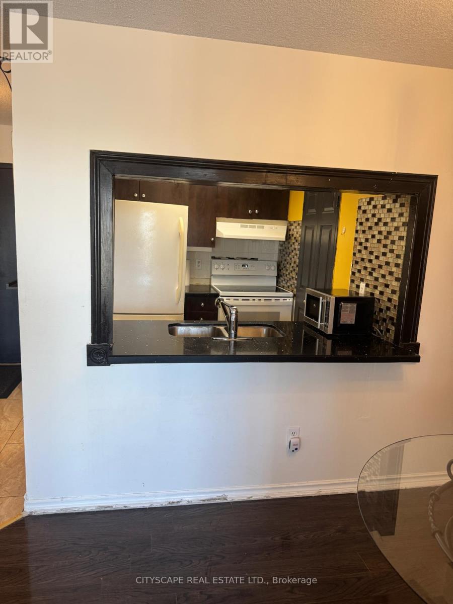 706 - 285 Enfield Place, Mississauga, Ontario  L5B 3Y6 - Photo 1 - W12568436