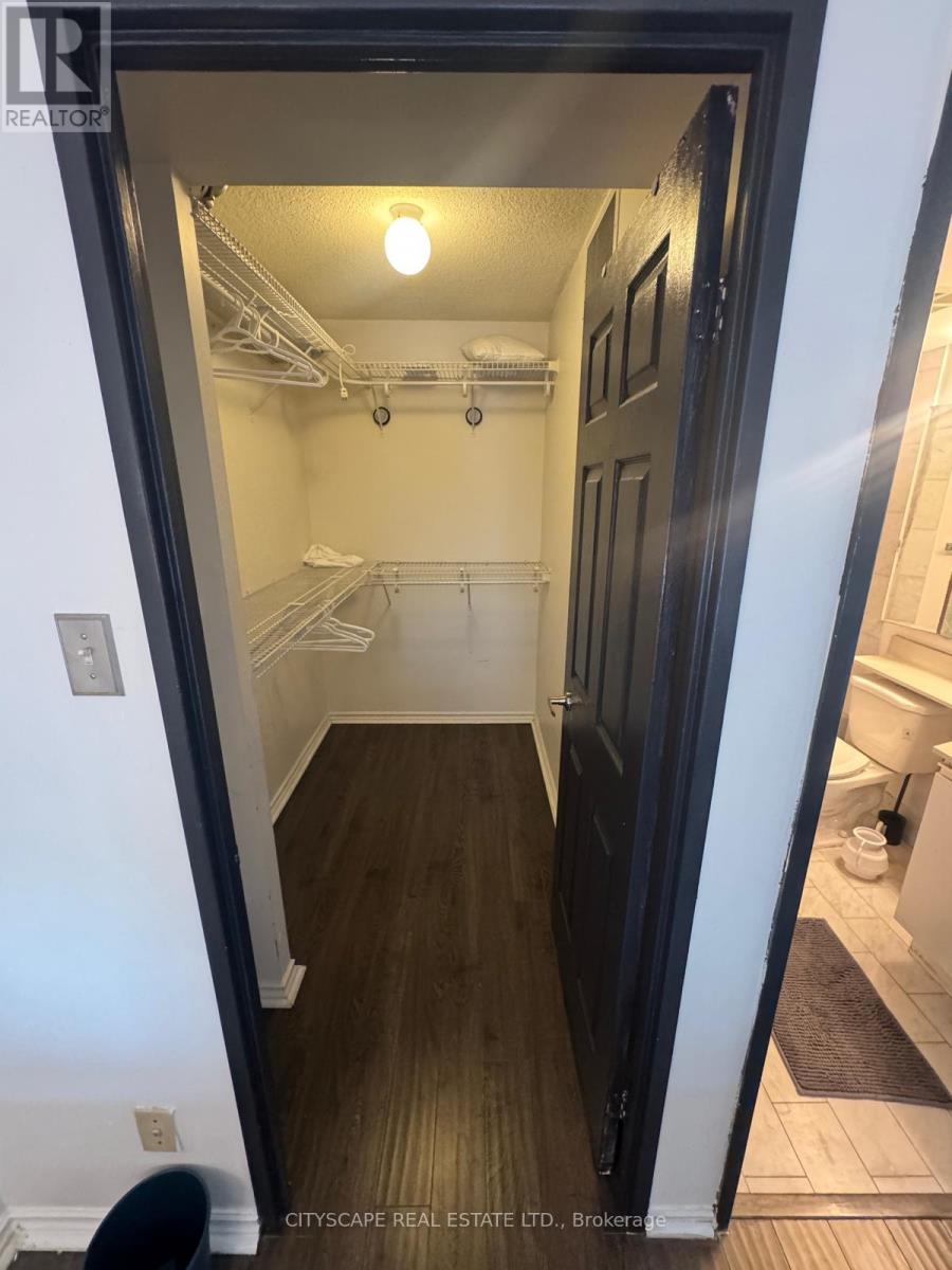 706 - 285 Enfield Place, Mississauga, Ontario  L5B 3Y6 - Photo 10 - W12568436