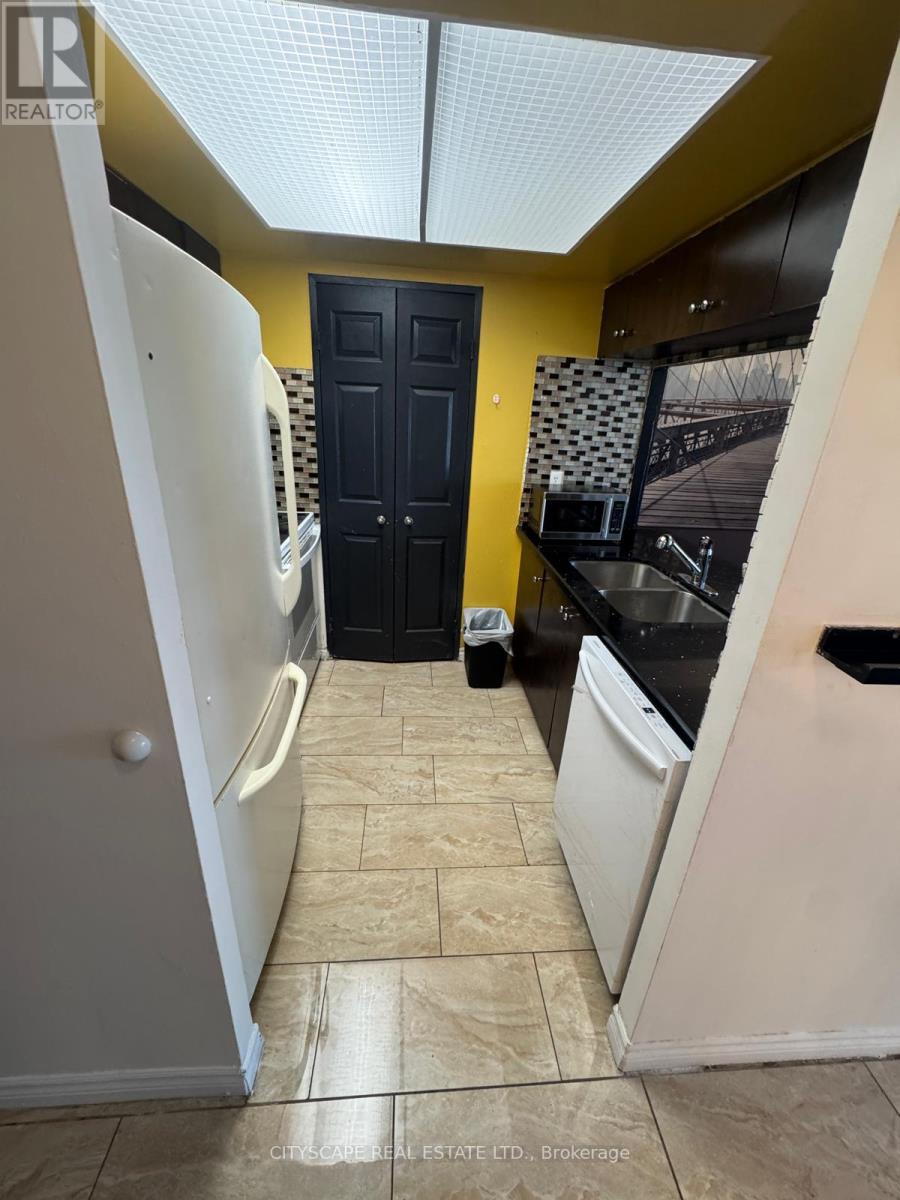 706 - 285 Enfield Place, Mississauga, Ontario  L5B 3Y6 - Photo 14 - W12568436