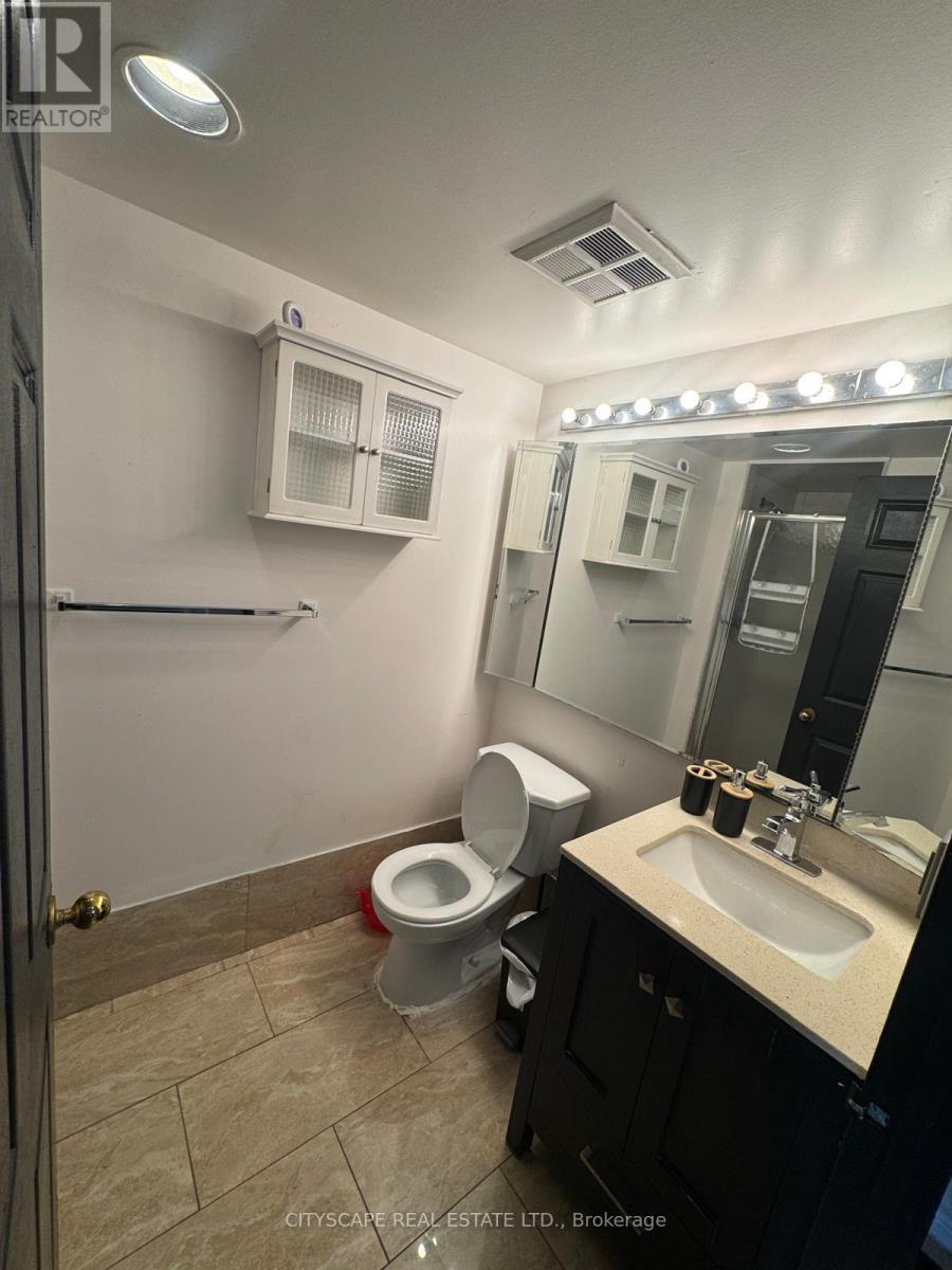 706 - 285 Enfield Place, Mississauga, Ontario  L5B 3Y6 - Photo 6 - W12568436