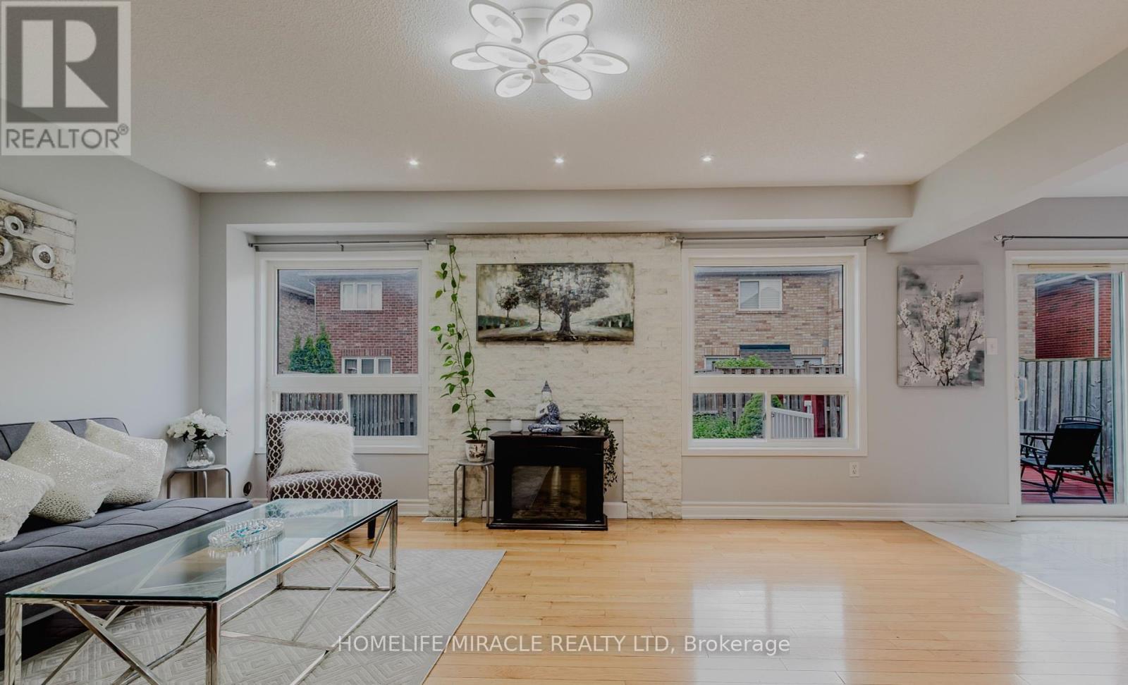 27 Silver Egret Road, Brampton, Ontario  L7A 3P6 - Photo 4 - W12568484