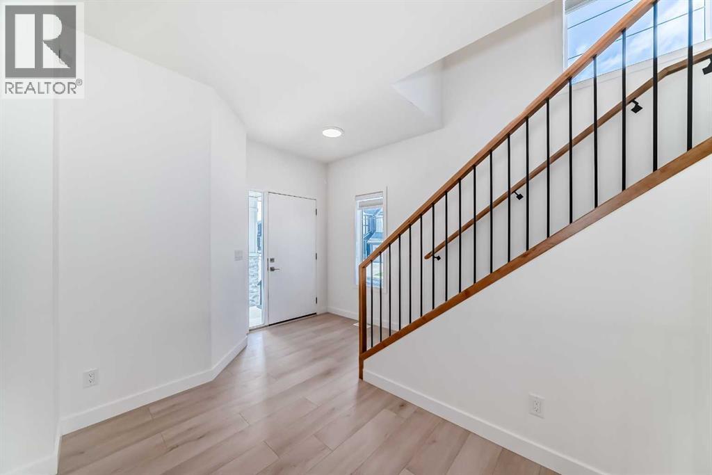 99 Lawrence Green Se, Airdrie, Alberta  T4A 3M8 - Photo 3 - A2240430