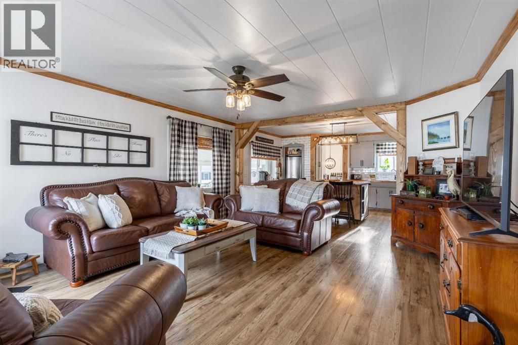 56 E 100 S, Raymond, Alberta  T0K 2S0 - Photo 4 - A2269877