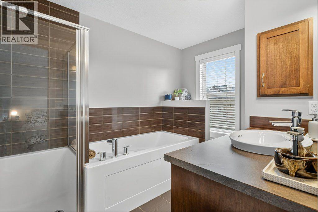 18 West Coach Road Sw, Calgary, Alberta  T3H 0M6 - Photo 13 - A2270985