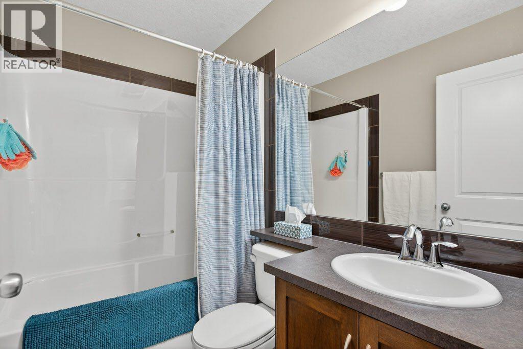 18 West Coach Road Sw, Calgary, Alberta  T3H 0M6 - Photo 16 - A2270985