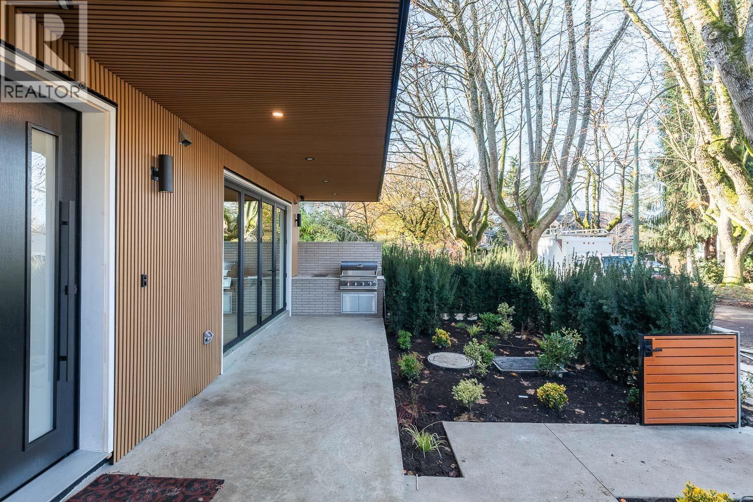 2 2976 W 13th Avenue, Vancouver, British Columbia  V6K 2T9 - Photo 3 - R3069421