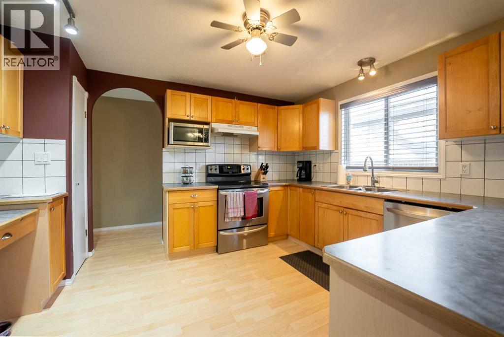 1911 24 Avenue N, Lethbridge, Alberta  T1H 4V2 - Photo 10 - A2268497