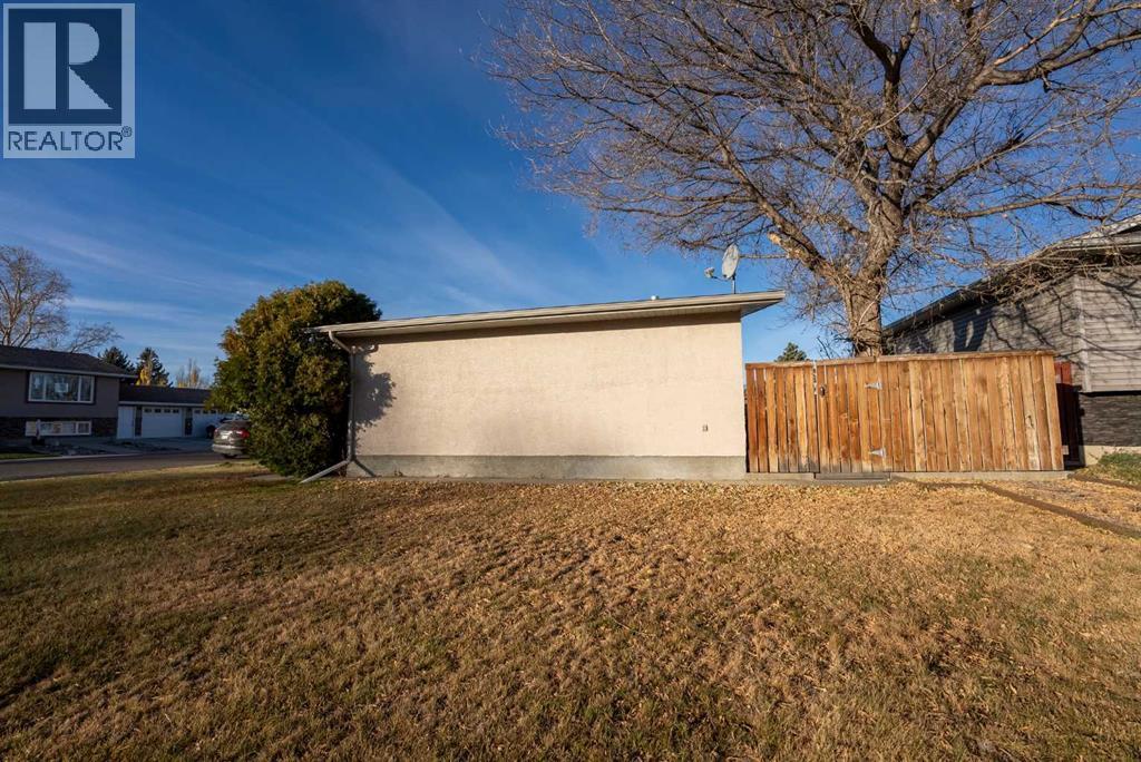1911 24 Avenue N, Lethbridge, Alberta  T1H 4V2 - Photo 32 - A2268497