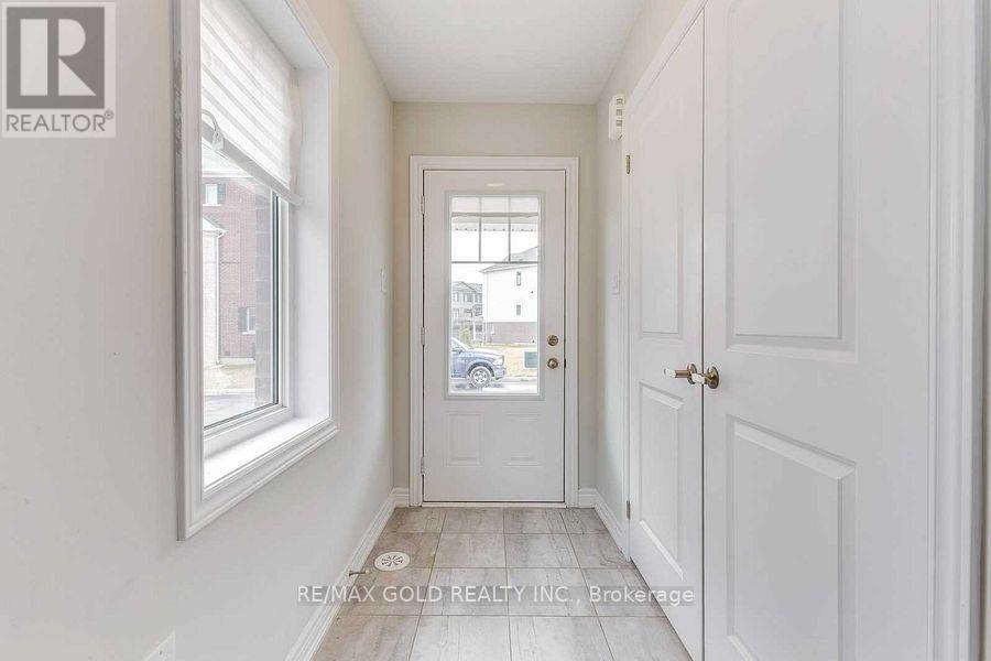 47 Rapids Lane, Hamilton, Ontario  L8K 0A4 - Photo 4 - X12566564