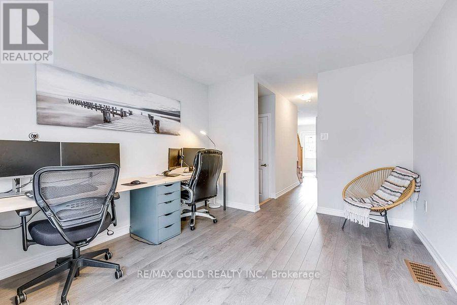 47 Rapids Lane, Hamilton, Ontario  L8K 0A4 - Photo 8 - X12566564