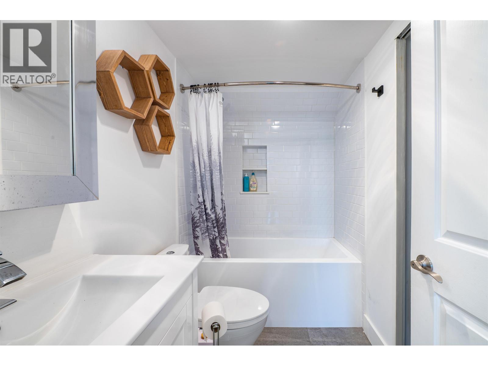 105 2 Renaissance Square, New Westminster, British Columbia  V3M 6K3 - Photo 19 - R3069337