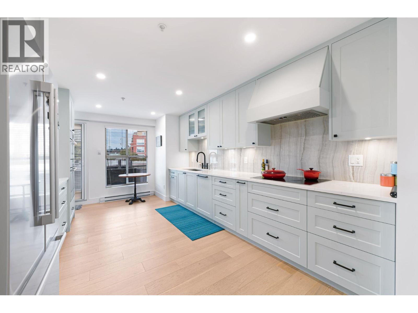 105 2 Renaissance Square, New Westminster, British Columbia  V3M 6K3 - Photo 9 - R3069337